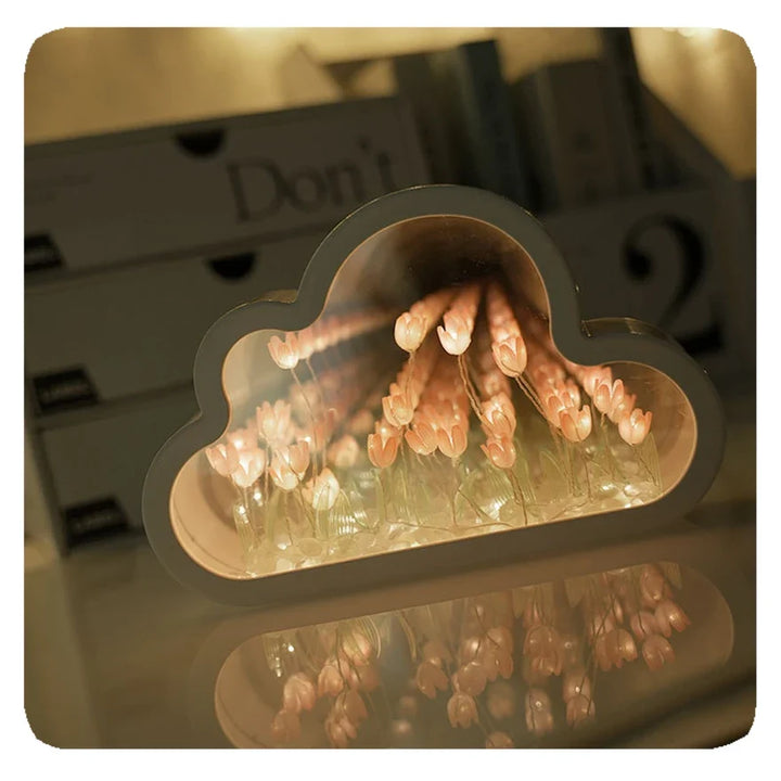 Lisslune | Infinite Tulip Lamp