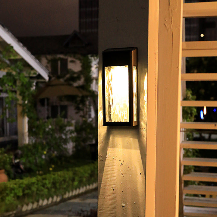 Lisslune | SolarBurst – Outdoor Wall Lamp with Solar Energy