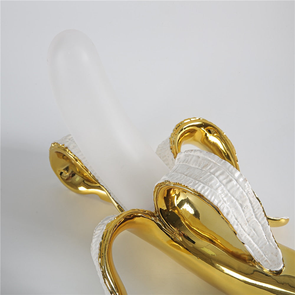 Lisslune | Chiquita Charm - Playful table lamp with banana and USB connection | Perfect addition to any home or office