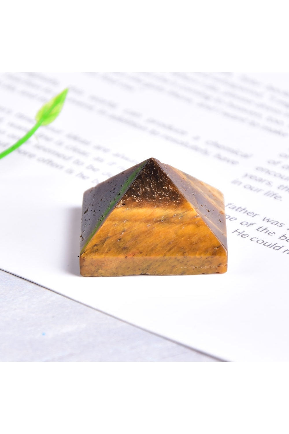 Lisslune | Healing Crystal Pyramid