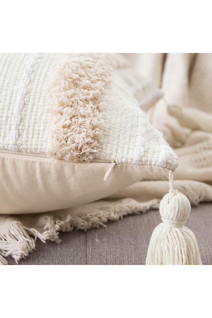 Lisslune | tufted cushion cover