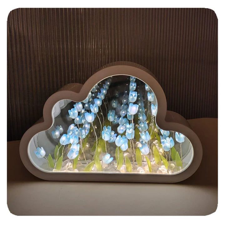 Lisslune | Infinite Tulip Lamp