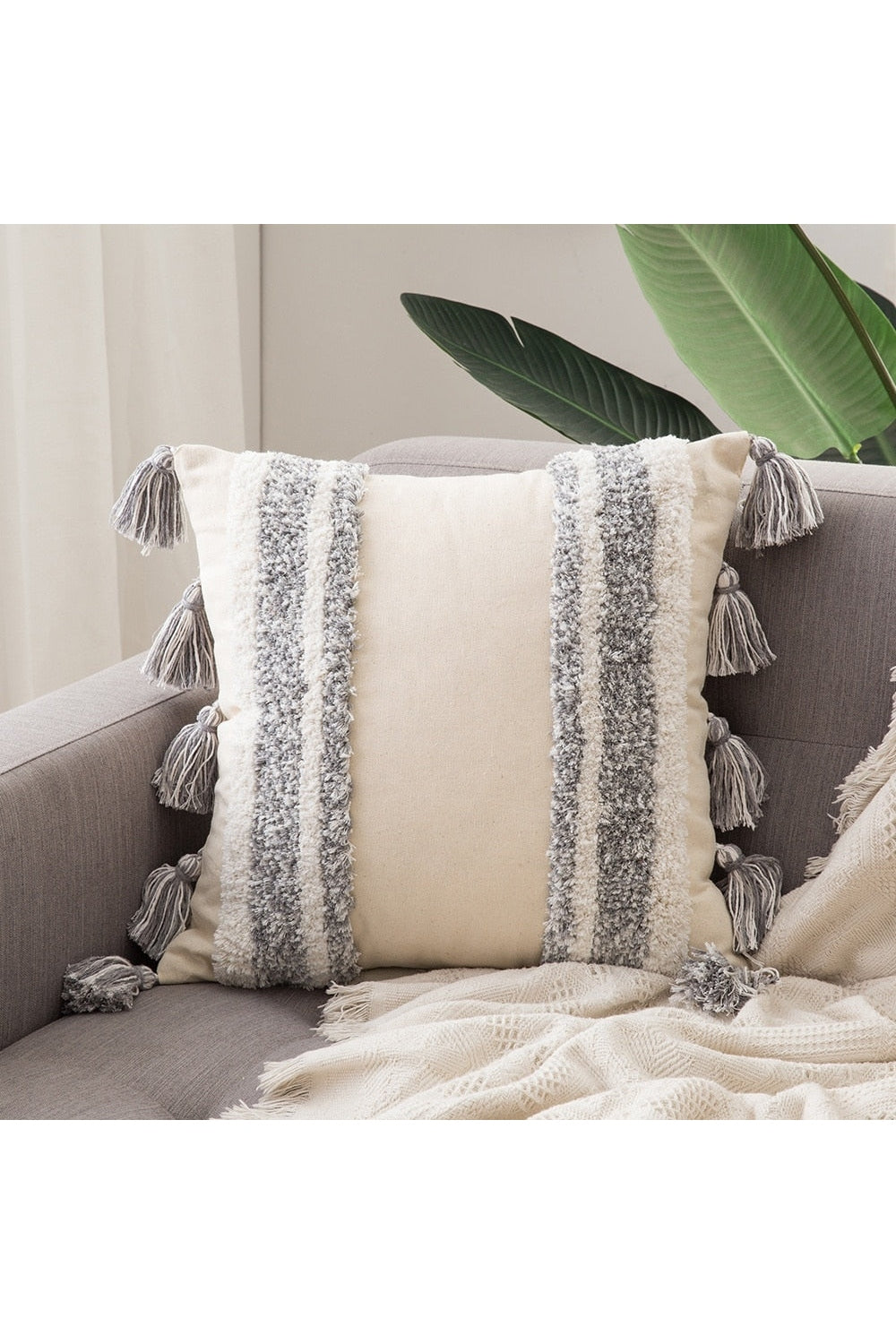 Lisslune | tufted cushion cover