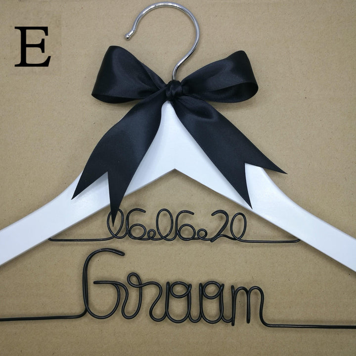Lisslune | Custom Engraved Wooden Hanger for Bridesmaids - Unforgettable Keepsake for Bridesmaids
