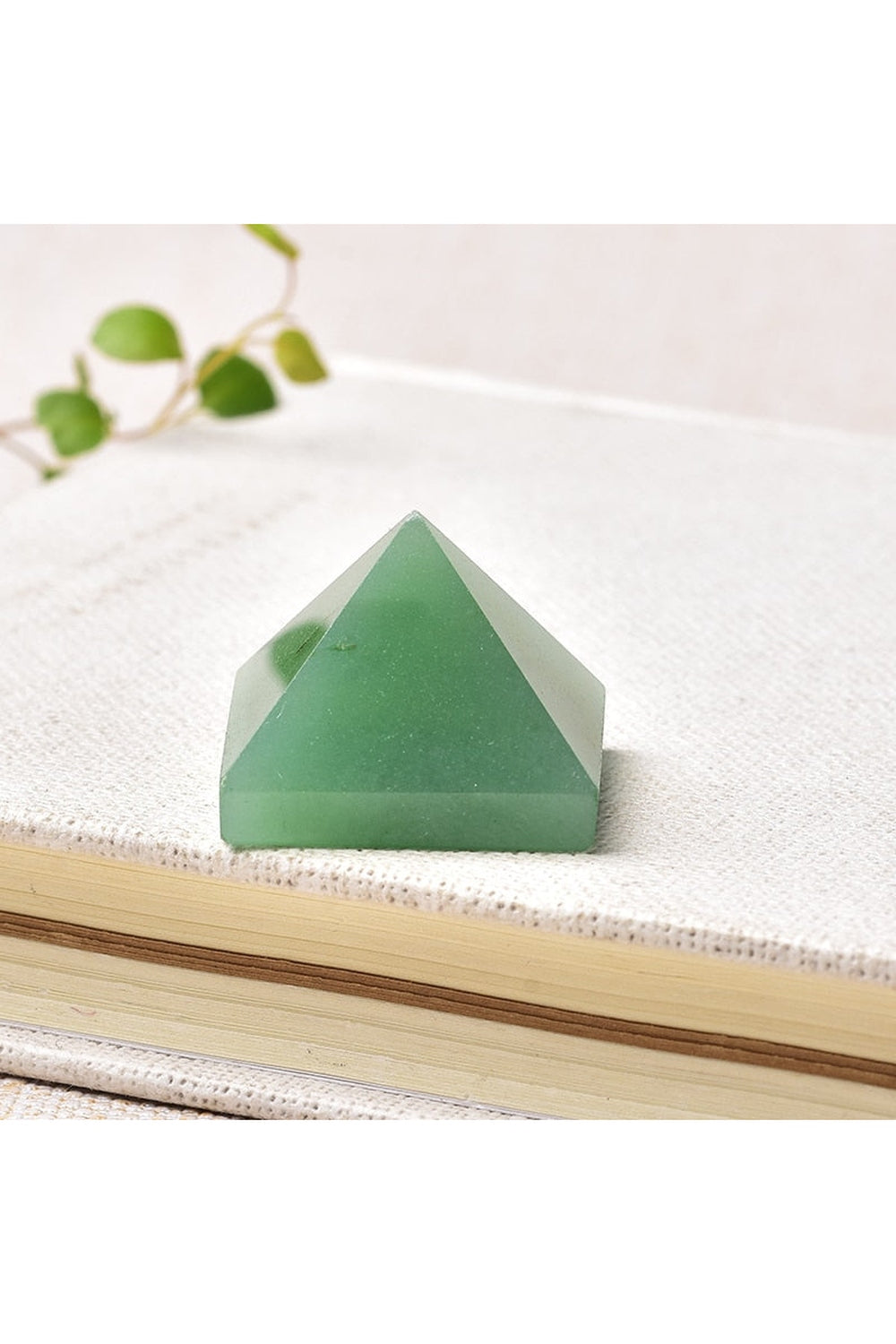 Lisslune | Healing Crystal Pyramid