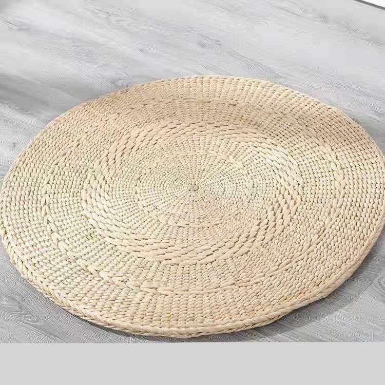Lisslune | Sustainable Japanese round meditation pouf with eco-friendly straw cover