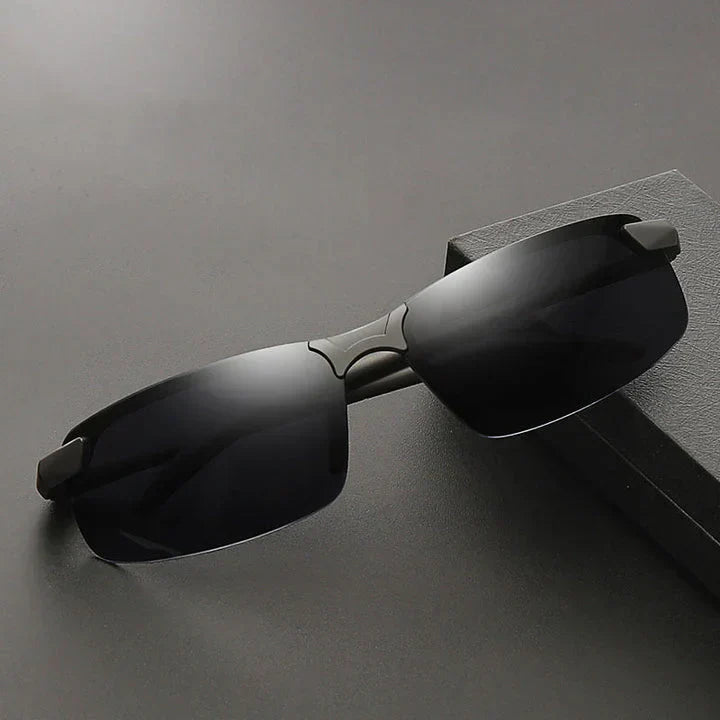 Lisslune | IntelliShade POLARIZED INTELLIGENT SUNGLASSES