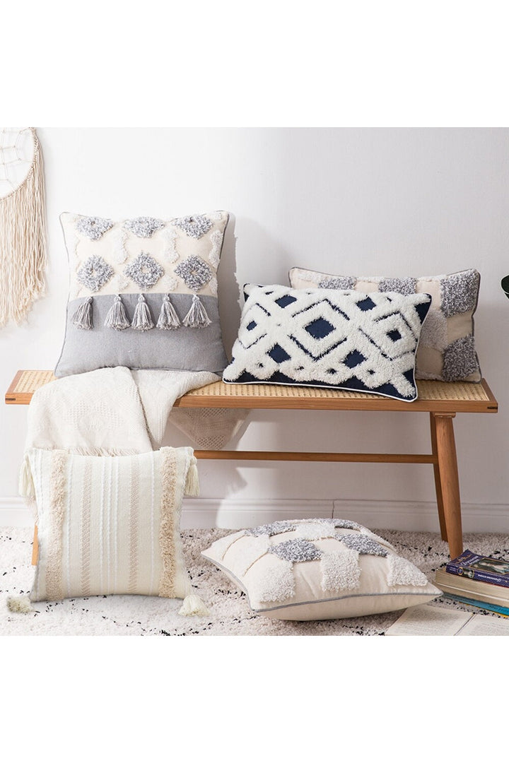 Lisslune | tufted cushion cover