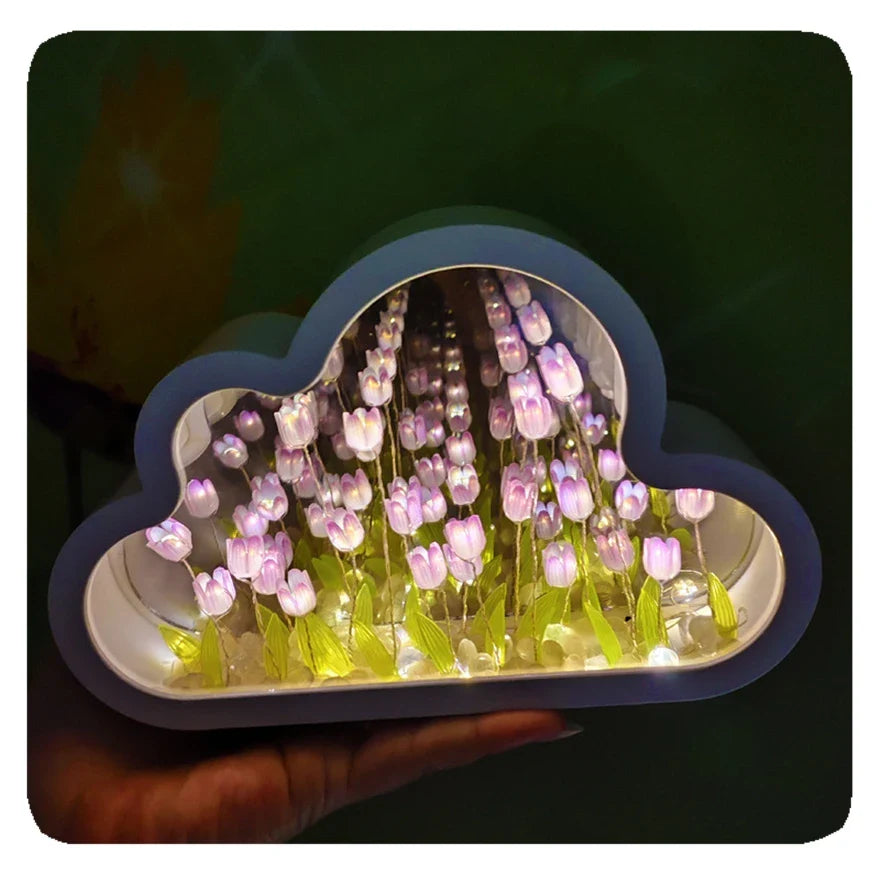 Lisslune | Infinite Tulip Lamp