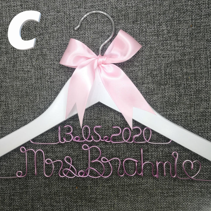 Lisslune | Custom Engraved Wooden Hanger for Bridesmaids - Unforgettable Keepsake for Bridesmaids