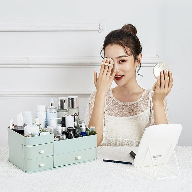 Lisslune | Elegant Cosmetic Organizer with Adjustable Dividers for an Organized Makeup Space