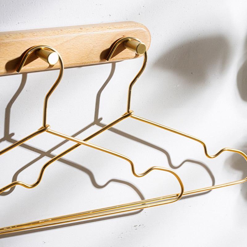 Lisslune | Elegant Metal Hanger Collection - 10-piece Set for Optimal Closet Management