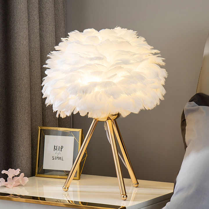 Lisslune | Table Lamp - FeatherLux - Dimmable Light - Elegant Feather Design