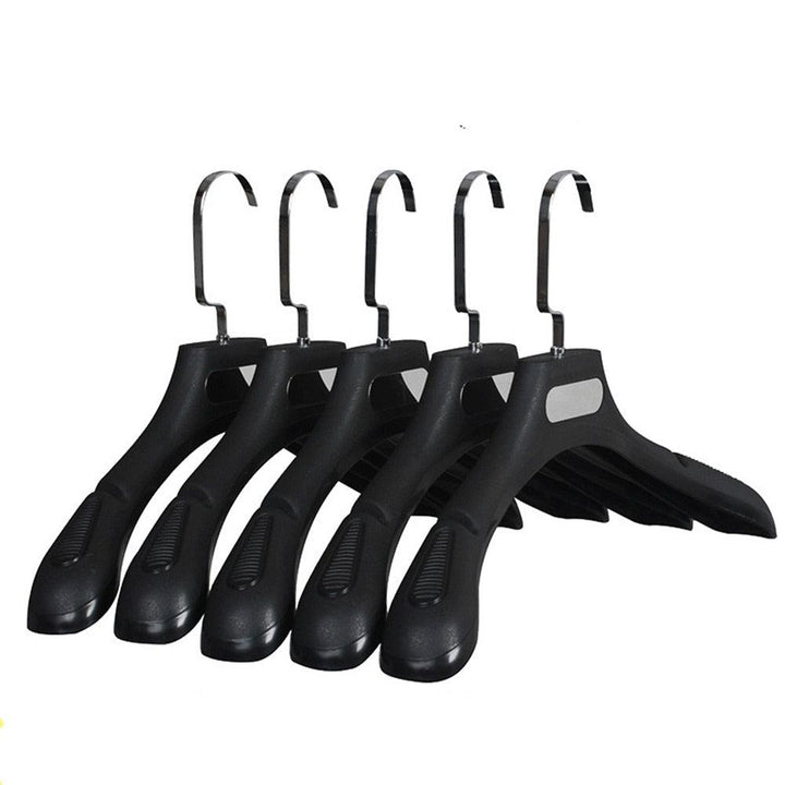 Lisslune | Premium plastic hangers: The ultimate solution for clothing storage