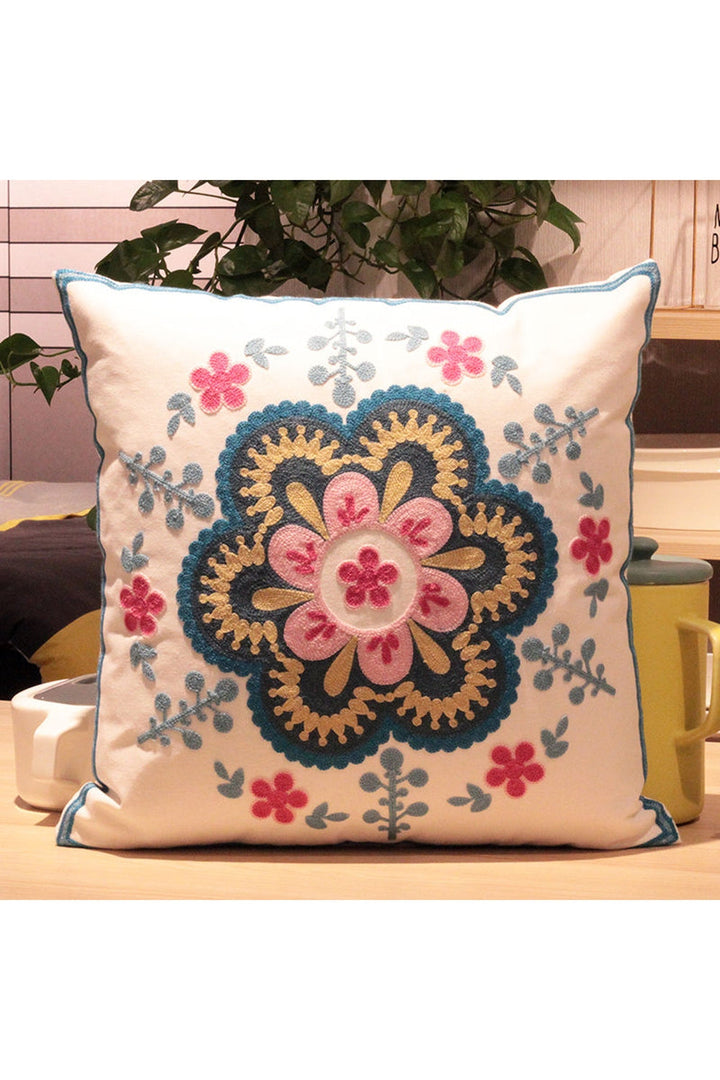 Lisslune | Flower Accent Cushion