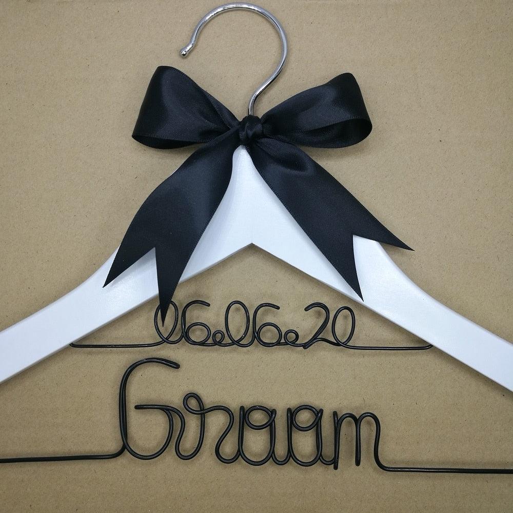 Lisslune | Custom Engraved Wooden Hanger for Bridesmaids - Unforgettable Keepsake for Bridesmaids