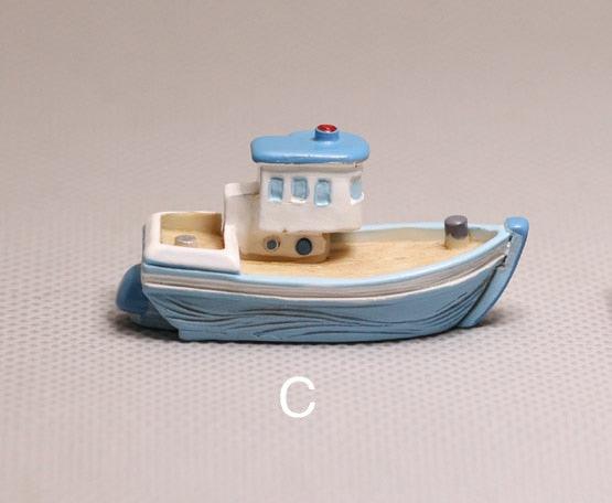 Lisslune | Nautical Charm: Exquisite Handcrafted Sailboat Sculpture