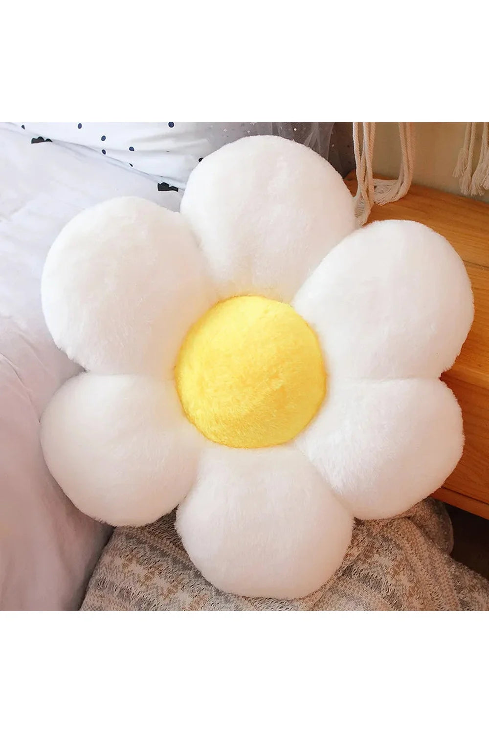 Lisslune | Daisy-shaped cushion