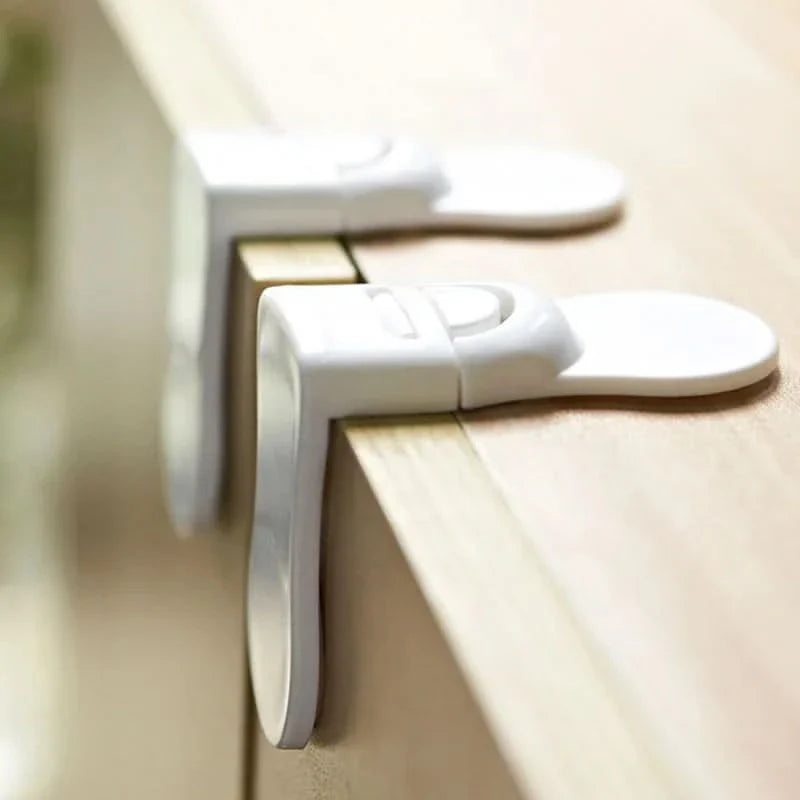 Lisslune | DrawLock – safety lock made of plastic