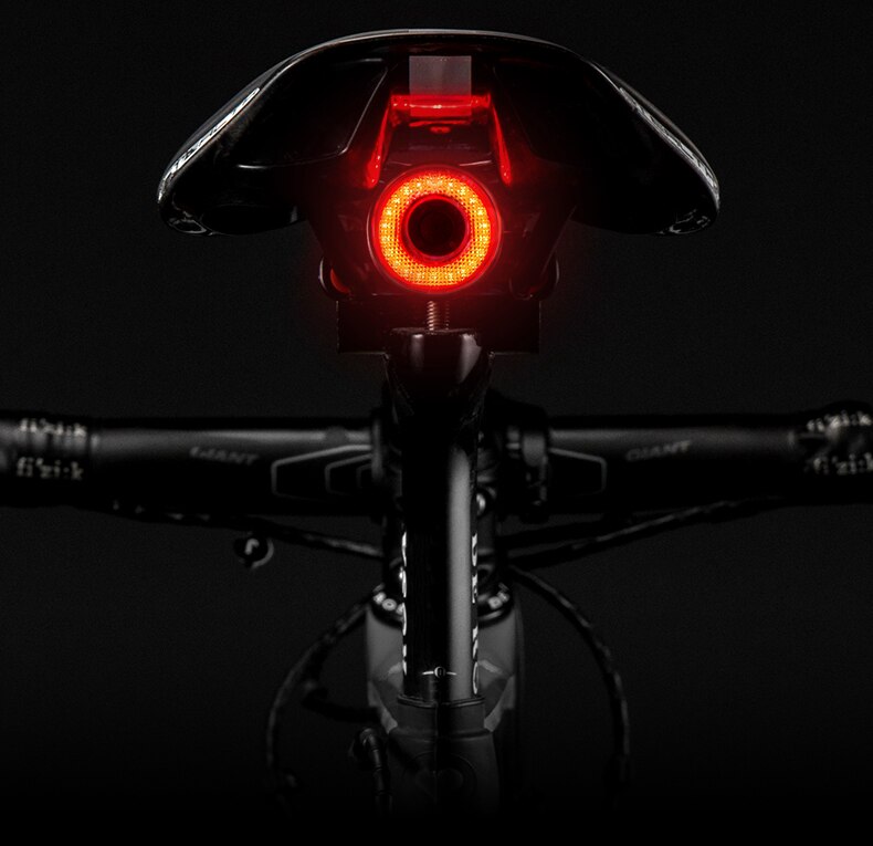 Lisslune | Slim bike taillight with automatic brake sensor and light detection