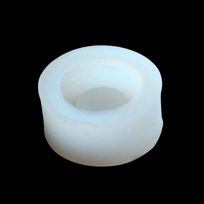 Lisslune | Customizable silicone mold for artistic cement candle holders