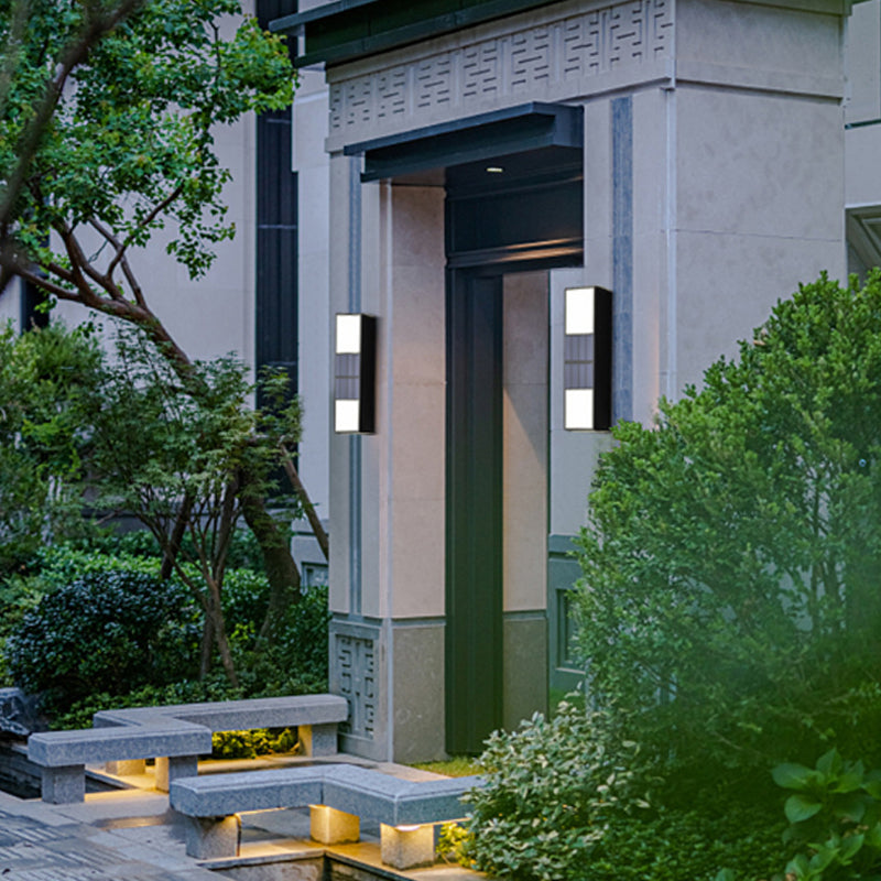 Lisslune | SunFence - Efficient Solar Garden Lamp