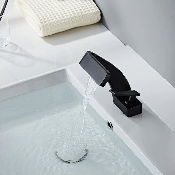 Lisslune | AquaArc Modern Kitchen Faucet