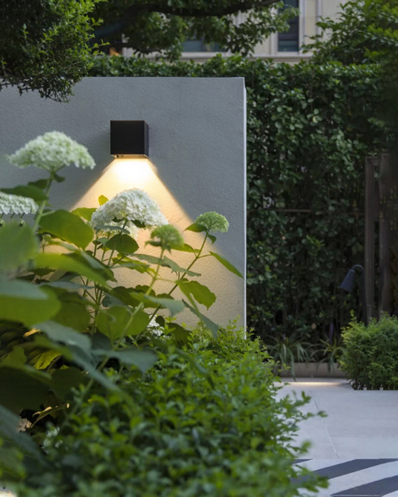 Lisslune | GlowBeam – Elegant Outdoor Wall Lamp for Mood Lighting