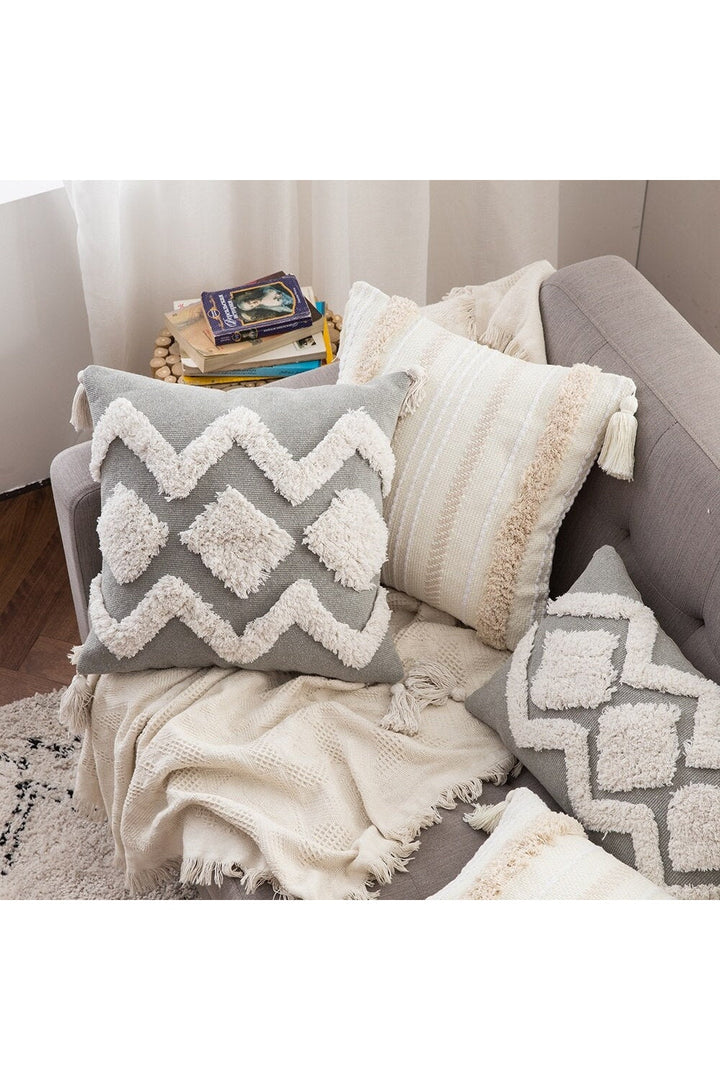 Lisslune | tufted cushion cover