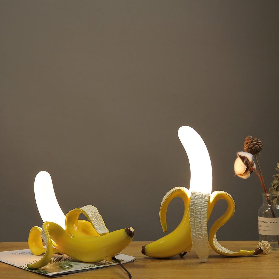 Lisslune | Chiquita Charm - Playful table lamp with banana and USB connection | Perfect addition to any home or office