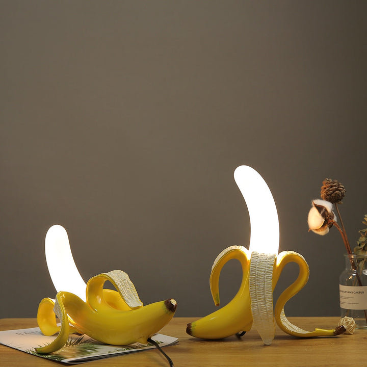 Lisslune | Chiquita Charm - Playful table lamp with banana and USB connection | Perfect addition to any home or office