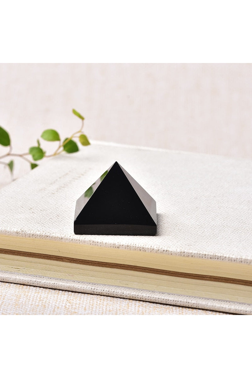 Lisslune | Healing Crystal Pyramid