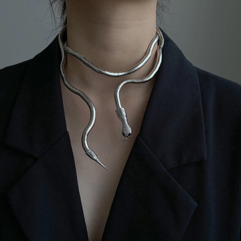 Lisslune | Snake chain - versatile and trendy accessory