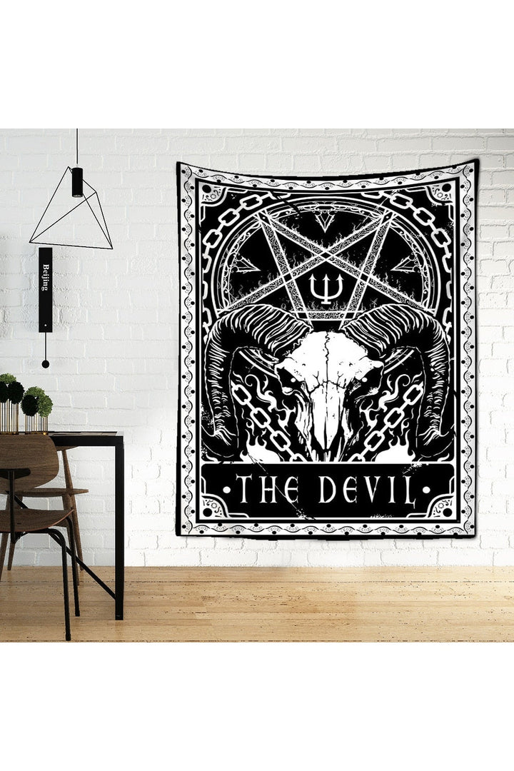 Lisslune | Grim Tarot Tapestry