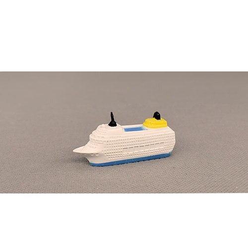 Lisslune | Nautical Charm: Exquisite Handcrafted Sailboat Sculpture