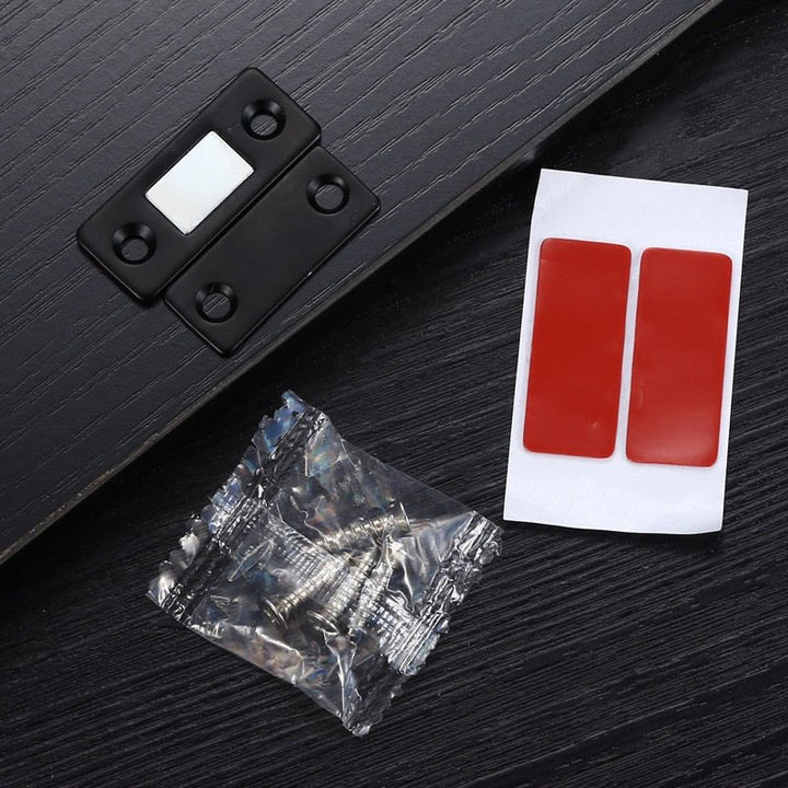 Lisslune | Self-adhesive magnetic door closer