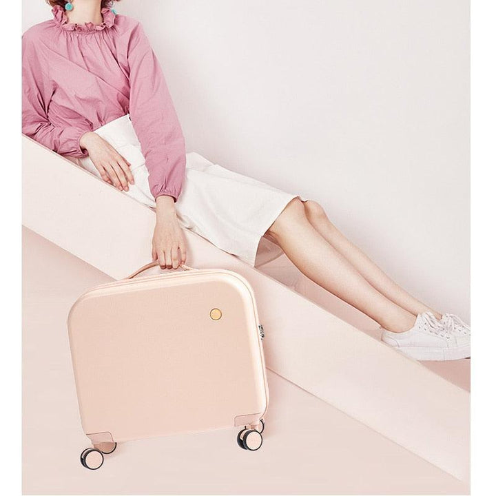 Lisslune | Sleek and Stylish Women's Premium Patent Spinner Carry-On for Modern Travelers