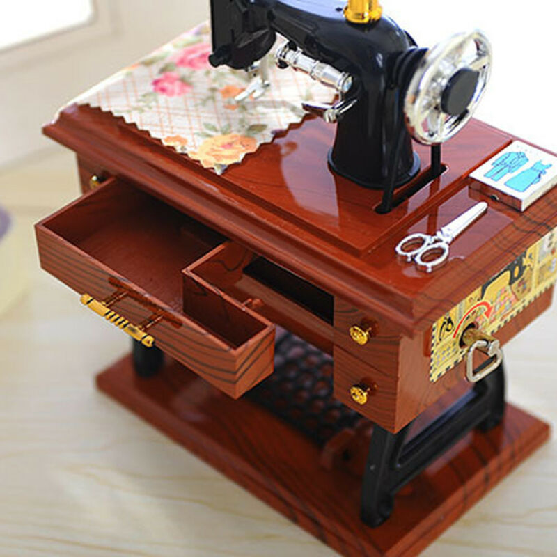 Lisslune | Mini Craft Retro Sewing Machine Decor