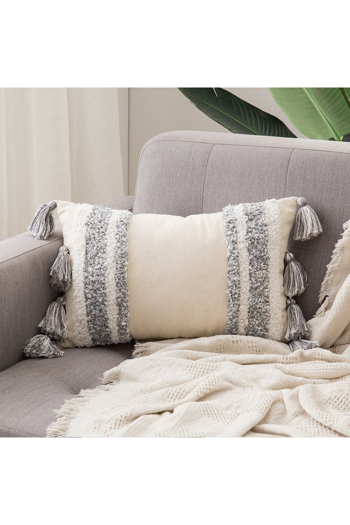 Lisslune | tufted cushion cover