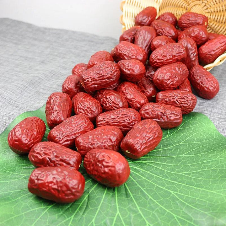 Lisslune | Set of 10 lifelike, artificial, dried jujube decorative elements for home and event designs