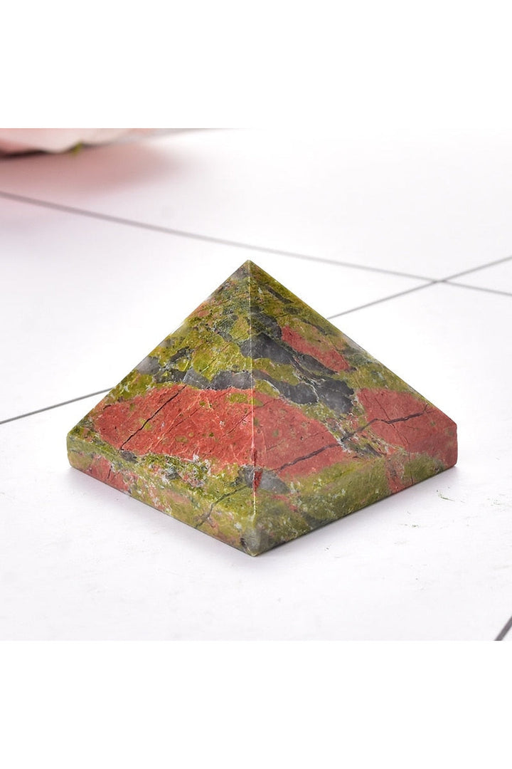 Lisslune | Healing Crystal Pyramid