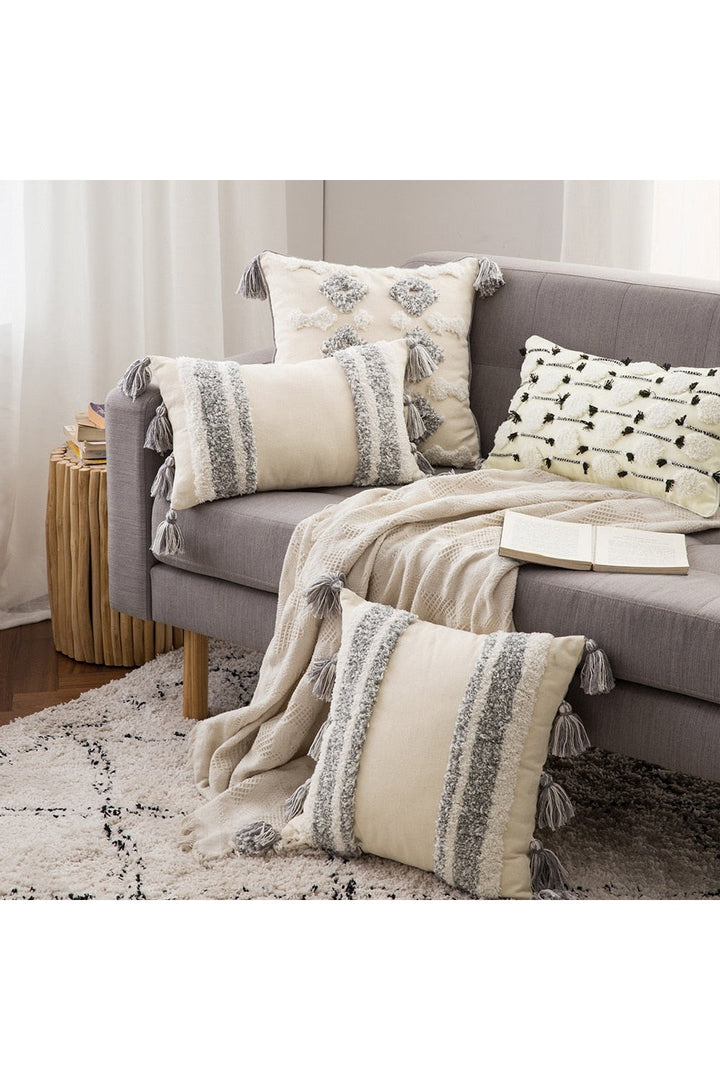 Lisslune | tufted cushion cover
