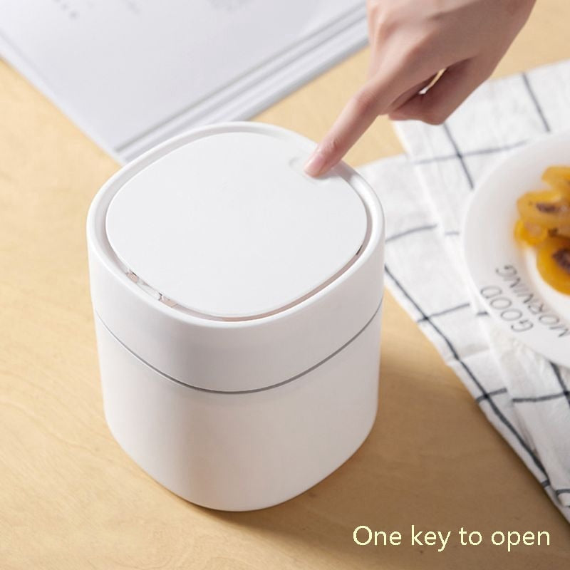 Lisslune | Office Wizard Mini Desktop Trash Can