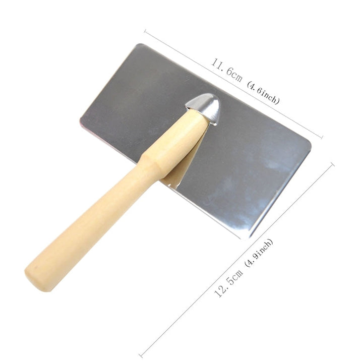 Soft curve needle-bristle care cleaning brush with wooden handle for pets, size: L, random color delivery