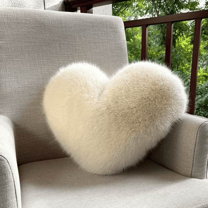 Lisslune | Soft decorative cushion in heart shape with plush texture