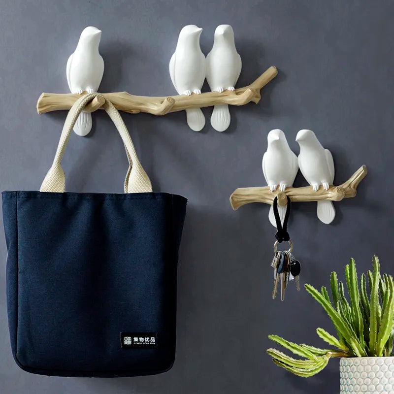 Lisslune | Chic bird-inspired resin wall hook: A combination of style and functionality