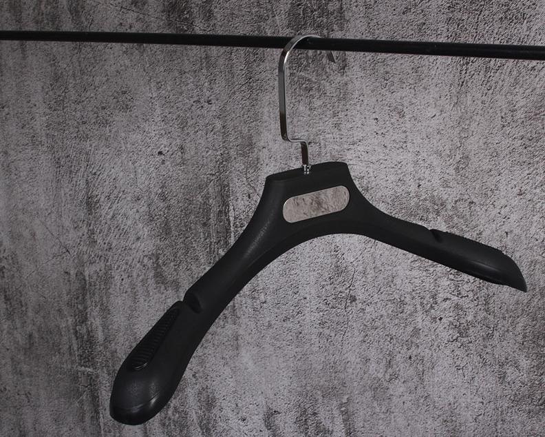 Lisslune | Premium plastic hangers: The ultimate solution for clothing storage