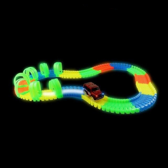 Lisslune | Magic glowing racetrack including car
