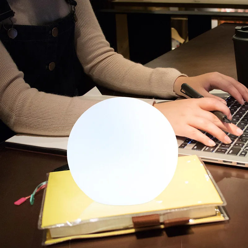 Lisslune | GlowSphere – Table lamp with modern worldly charm