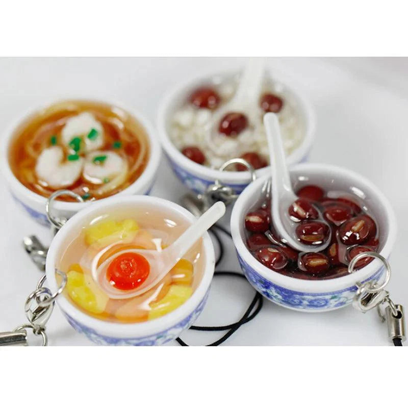 Lisslune | Charming porcelain noodle bowl keychain – Playful food accessory